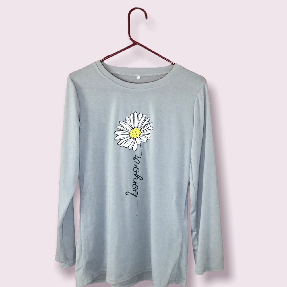 Lily Coco Daisy design long sleeved shirt Womens size large